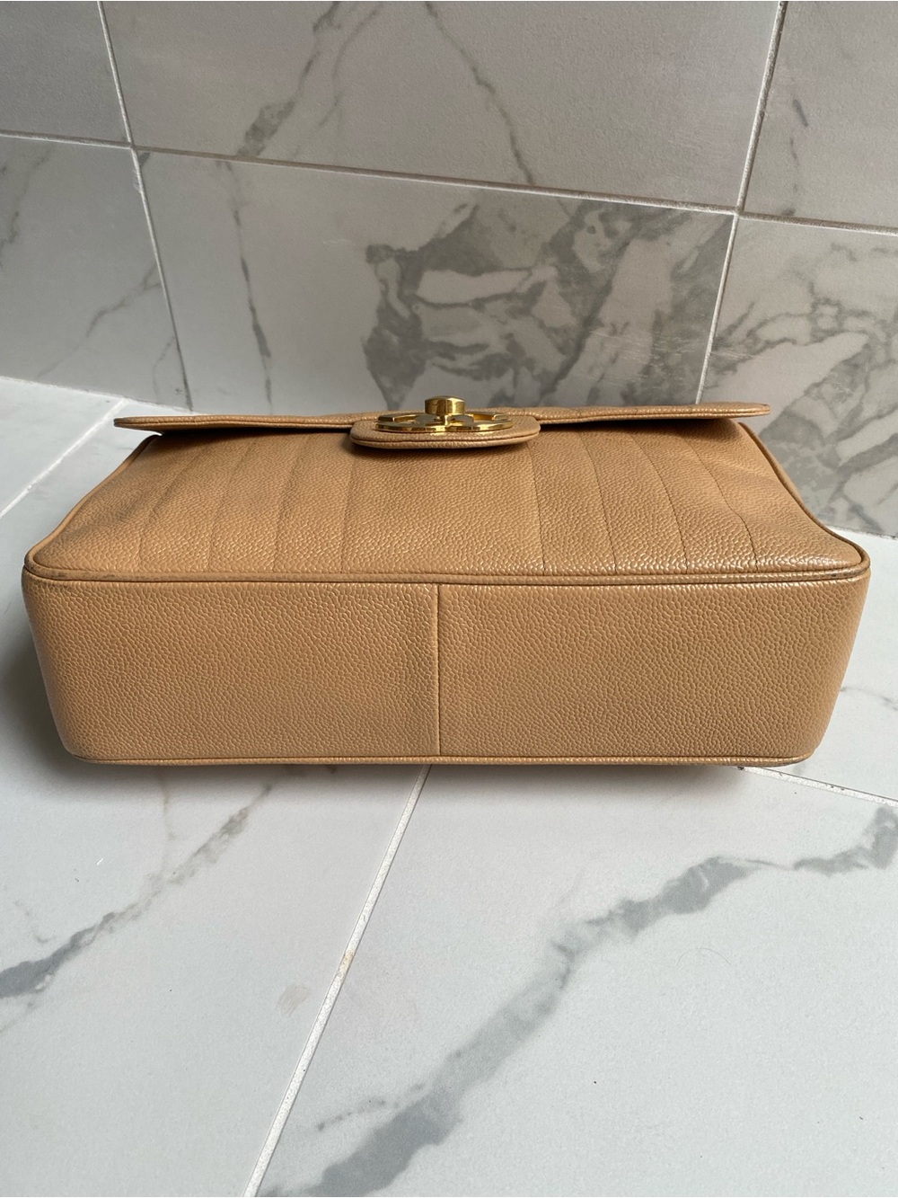 CHANEL Vintage Caviar Jumbo Flap Bag - Picture 3 of 14